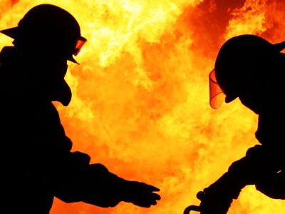 保定消防工程公司告訴您：大型商場(chǎng)突遇火災(zāi)，我們?cè)趺醋觯? title=